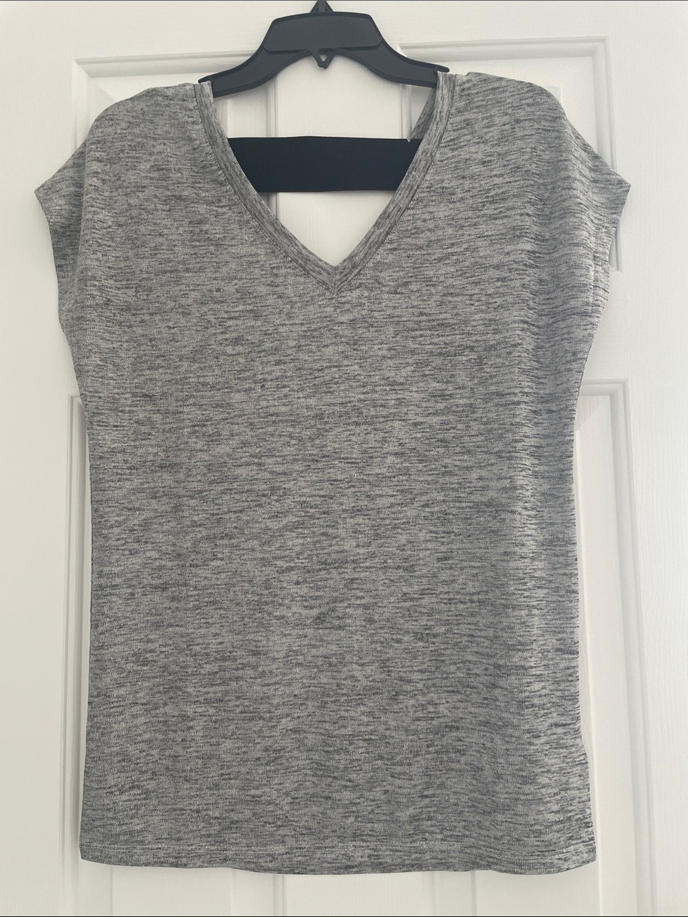 Stella & Dot Gray V-Neck Short Sleeve Tee